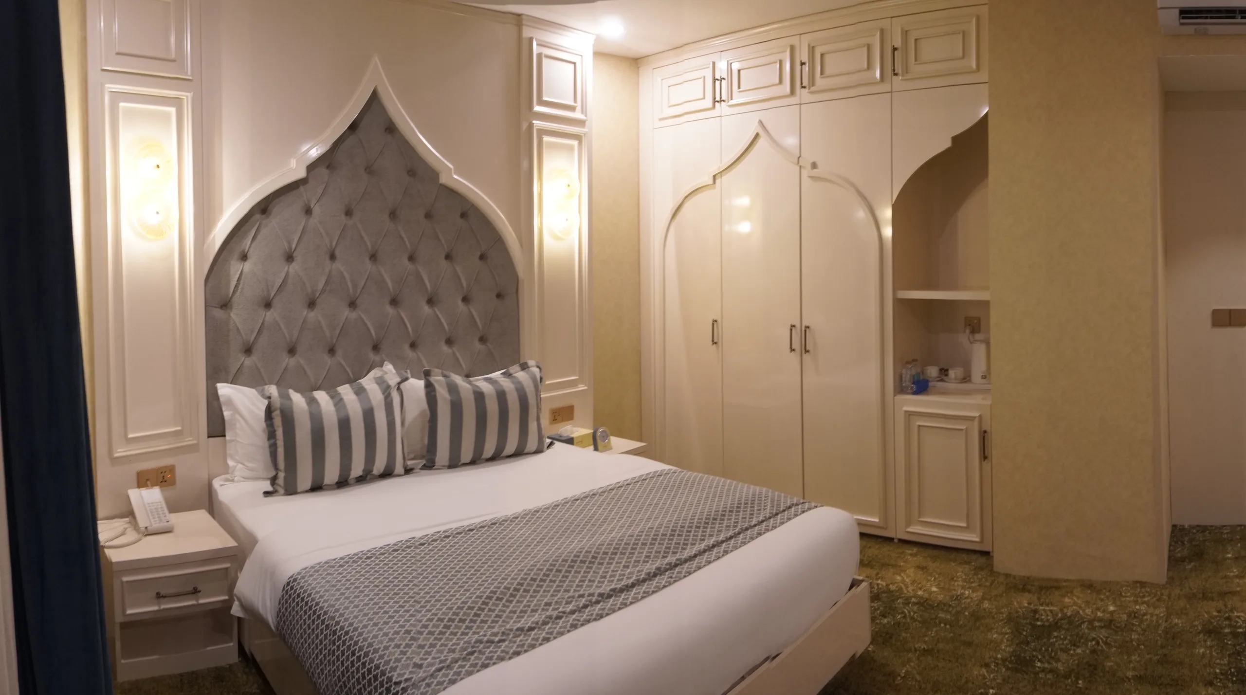 image of room 704